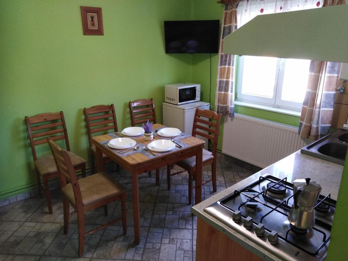 Arinza Apartman Vendeghaz Mezokovesd Bagian luar foto