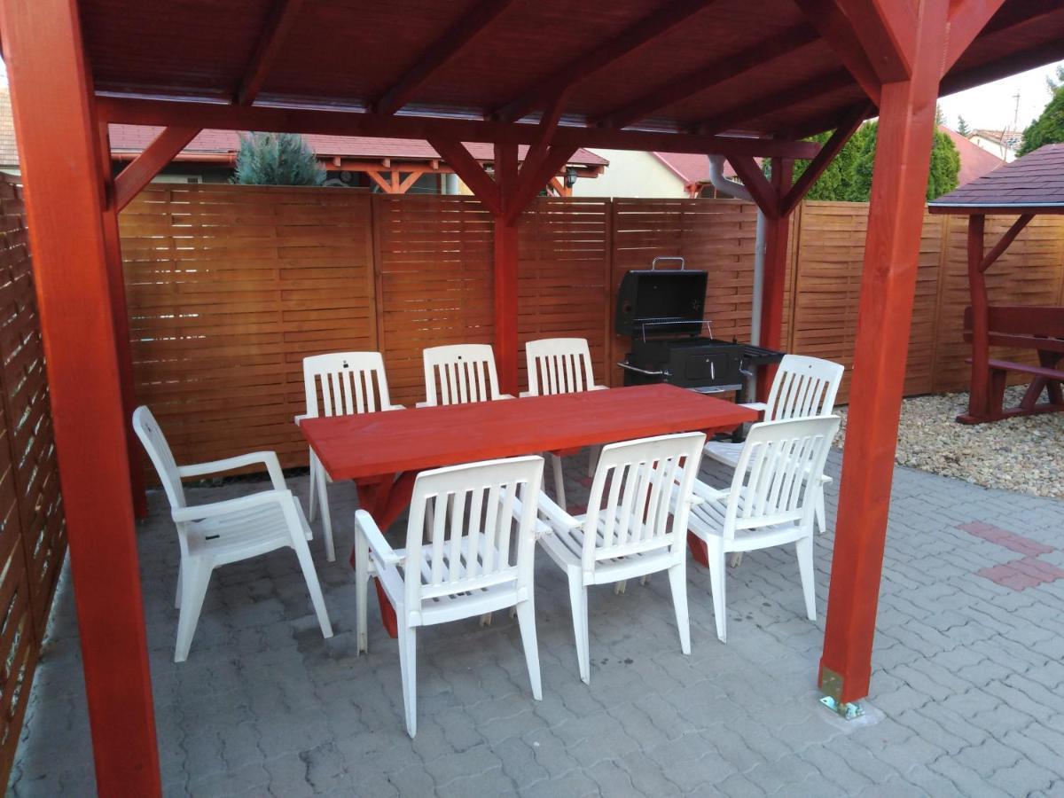 Arinza Apartman Vendeghaz Mezokovesd Bagian luar foto