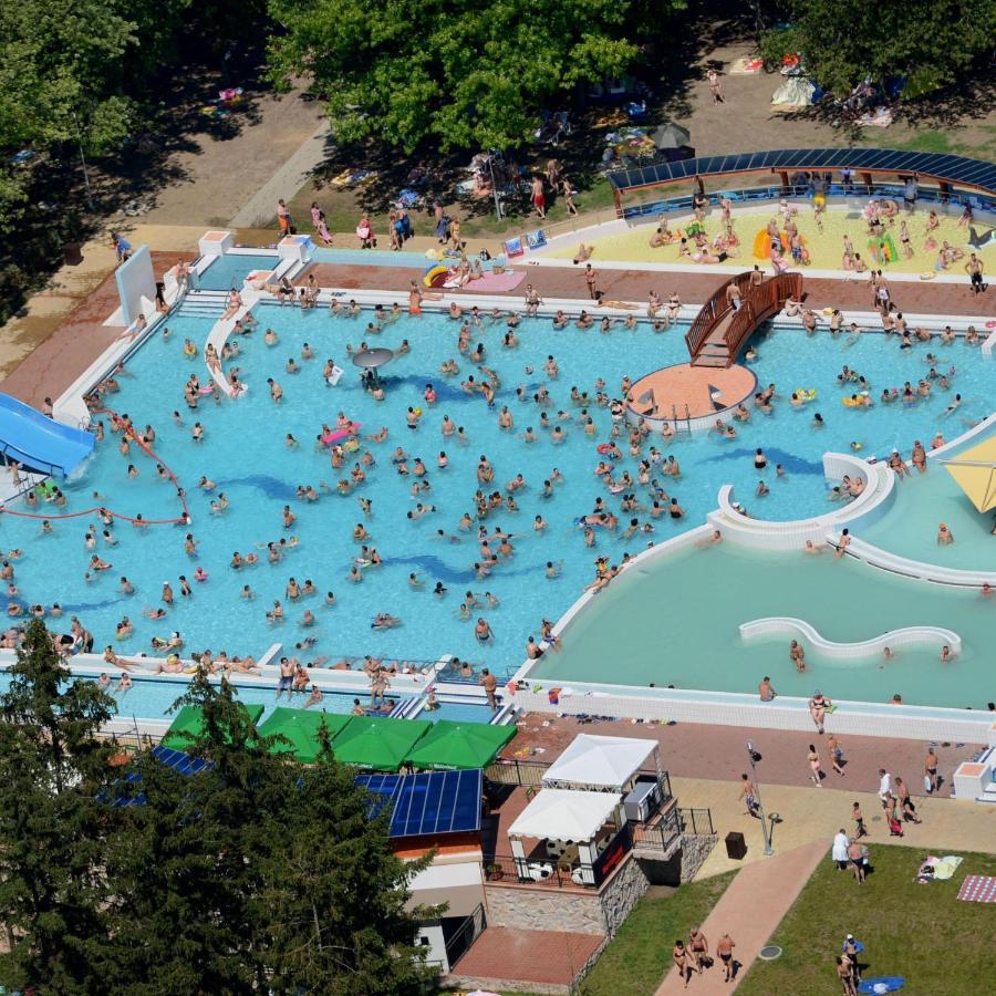 Arinza Apartman Vendeghaz Mezokovesd Bagian luar foto